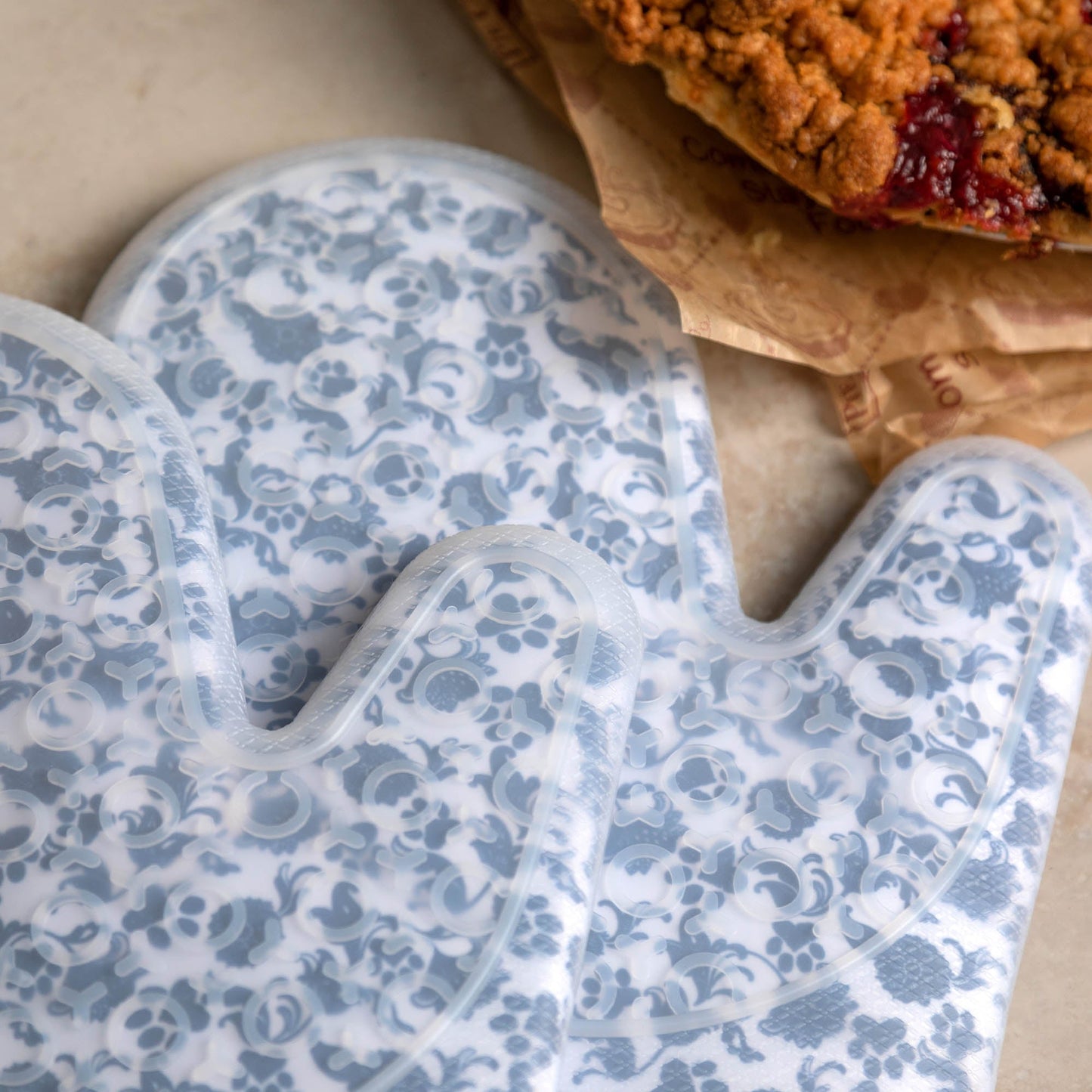 Blue Swirl Paw Silicone Oven Mitt Set