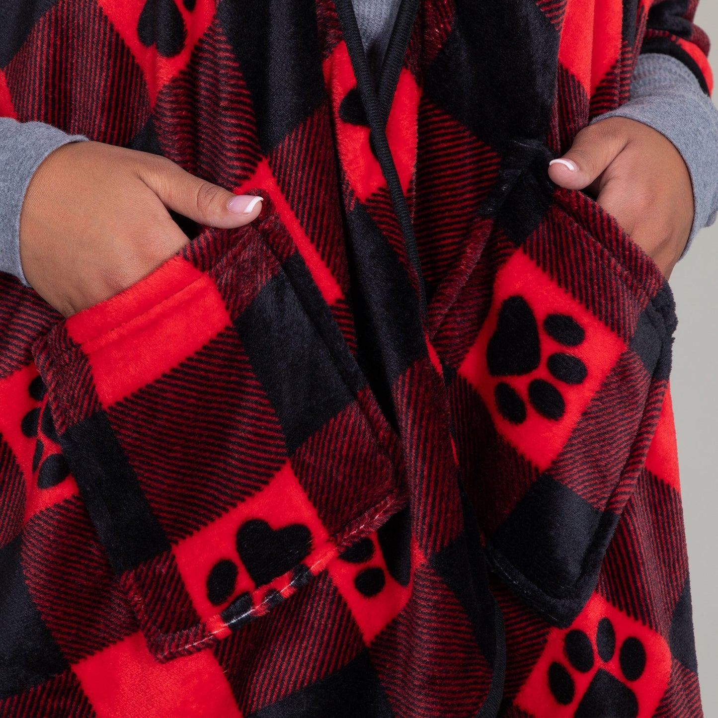 Super Cozy&trade; Paw Print Pocket Shawl