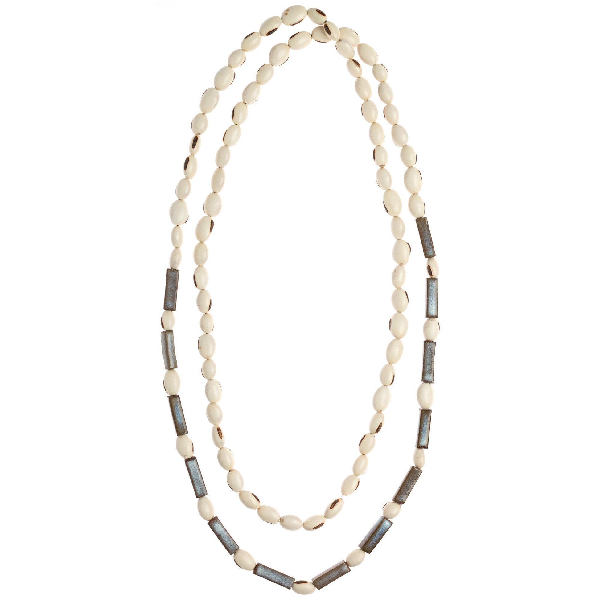 Poder Long Strand Necklace