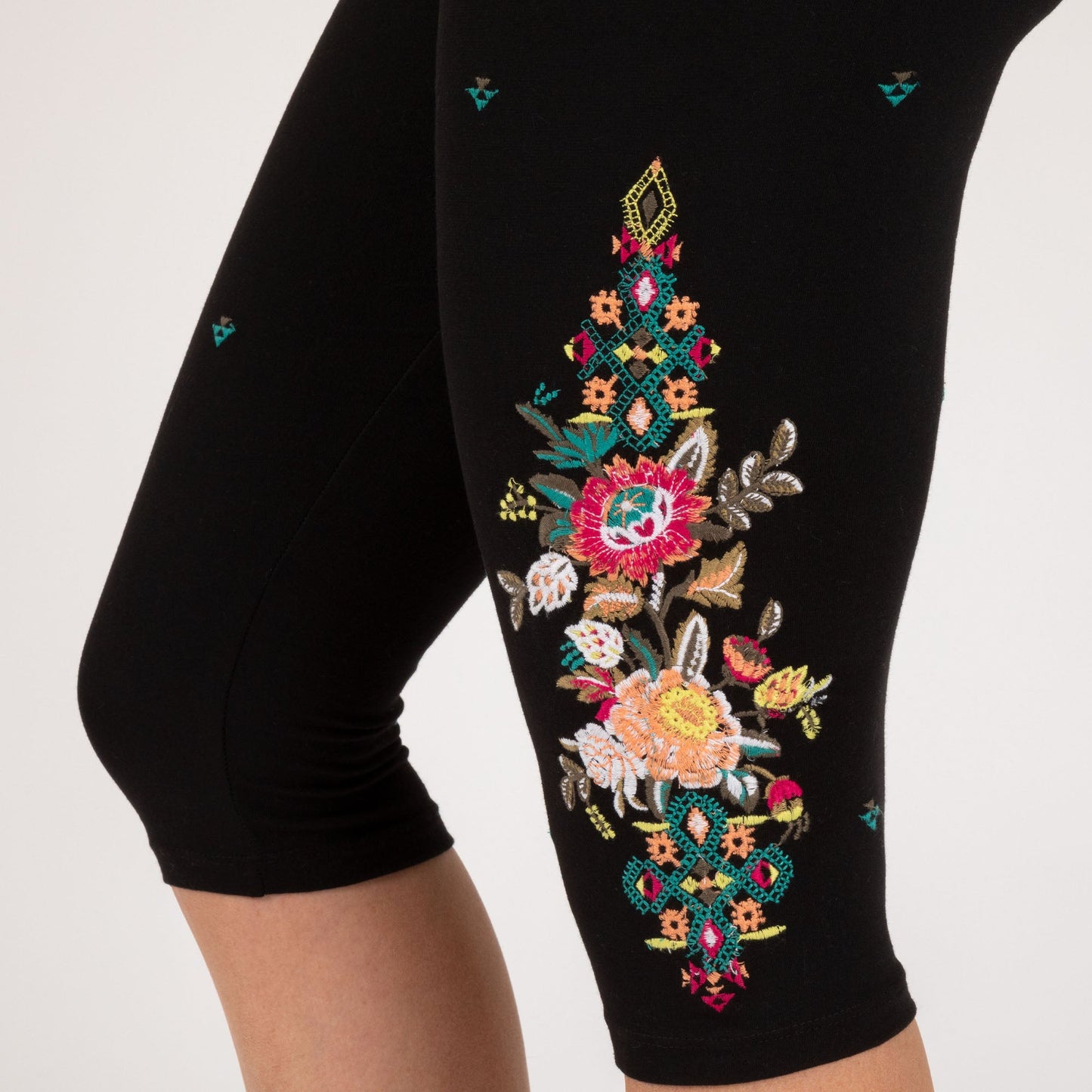 Embroidered Stretch Capris