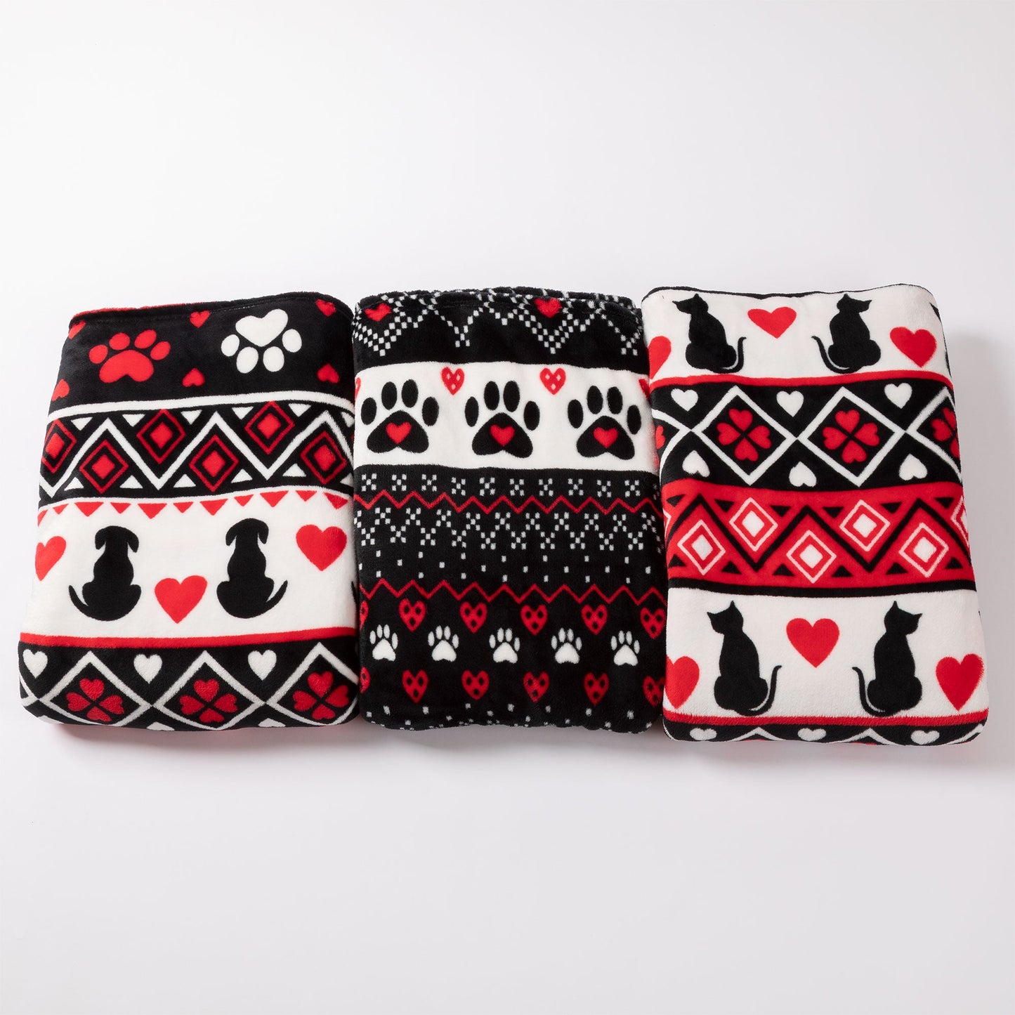 Super Cozy&trade; Hearts & Paws Fleece Blanket