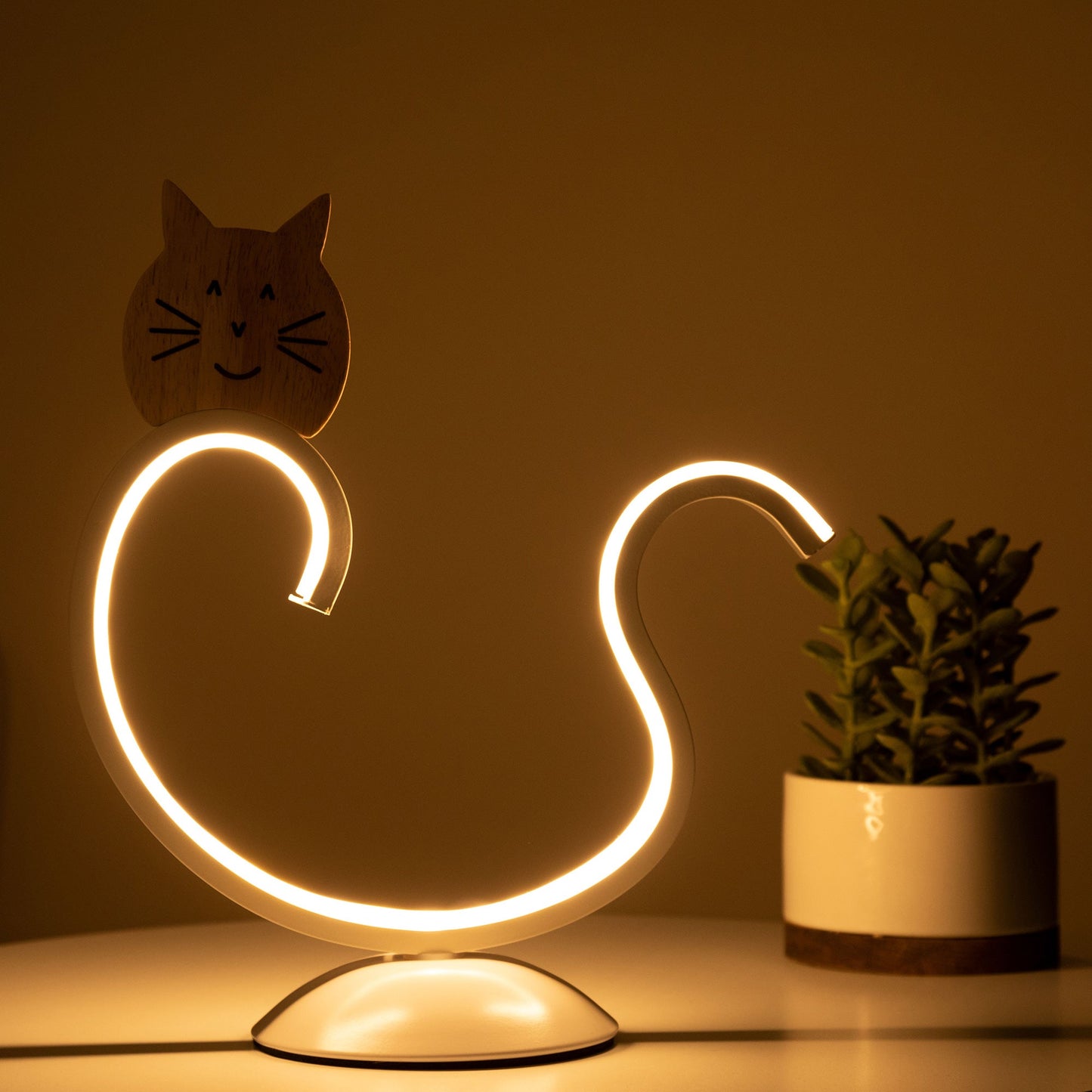 Curvy Kitty Table Lamp